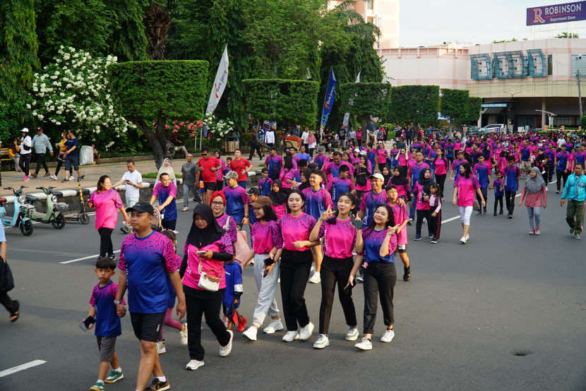 Fun Walk 2024 di Area Simpang Lima Semarang yang Meriah