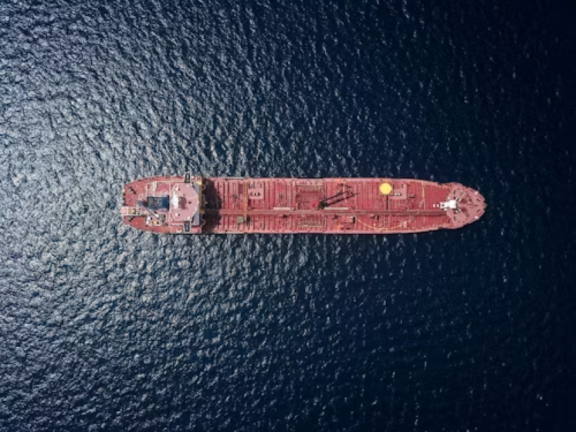 Ilustrasi LPG Carrier. Sumber: Unsplash/ Shaah Shahidh