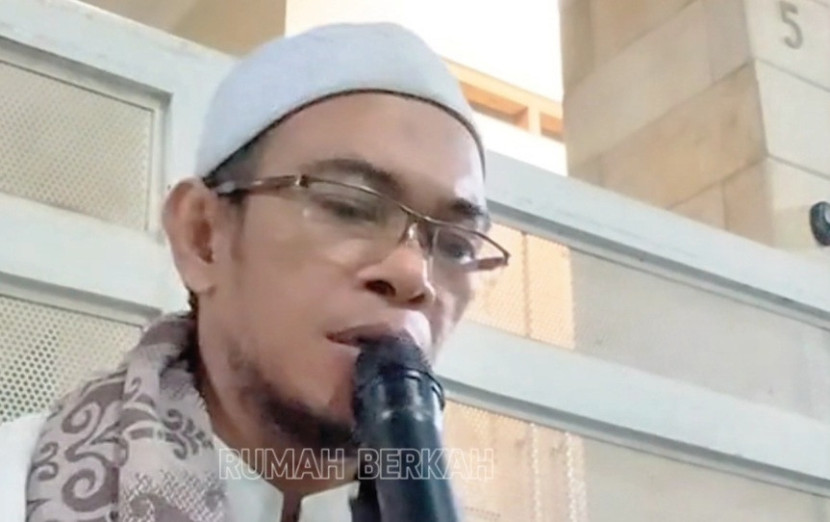 Ustadz Syahruddin El Fikri