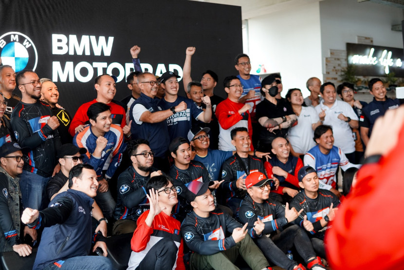 Foto Bersama Setelah Sunmori (Doc. BMW Motorrad Indonesia).