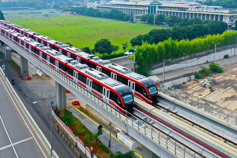 Ilustrasi. PT Kereta Api Indonesia (Persero) mencatatkan lonjakan pengguna LRT Jabodebek selama pergantian tahun 2024-2025.