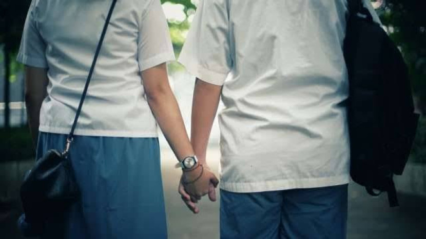 Ilustrasi remaja SMA pacaran. (c) Aditia Noviansyah/kumparan