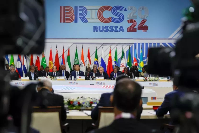 Para pemimpin negara-negara BRICS+ berfoto dalam KTT BRICS di Kazan, Rusia pada Kamis (24/10/2024). (Foto: Rtr/RI)