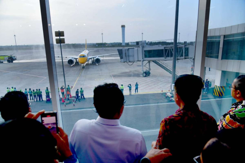 Pj Gubernur Jabar Bey Machmudin meninjau Bandara Kertajati. Foto: Humas Jabar