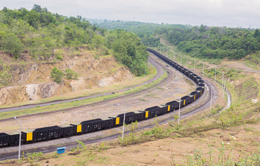 Gerbong kereta api babaranjang mengangkut batu bara dai Tanjung Enim. (FOTO: Humas PTBA)