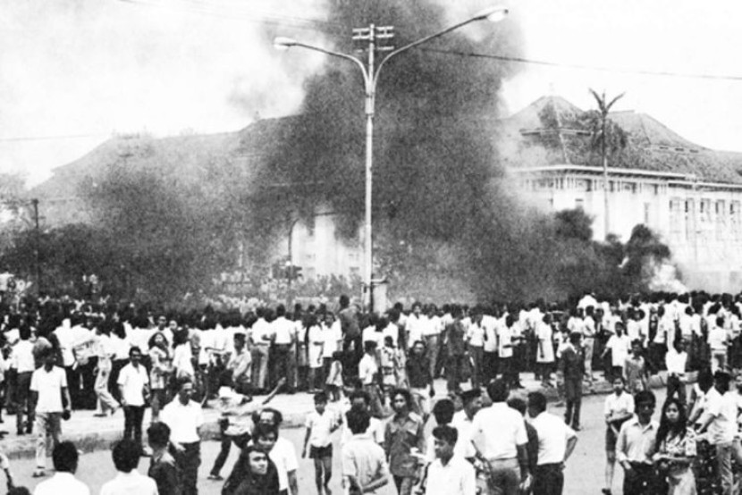 Peristiwa Malari pada 15 Januari 1974. Foto: Istimewa/republika.id