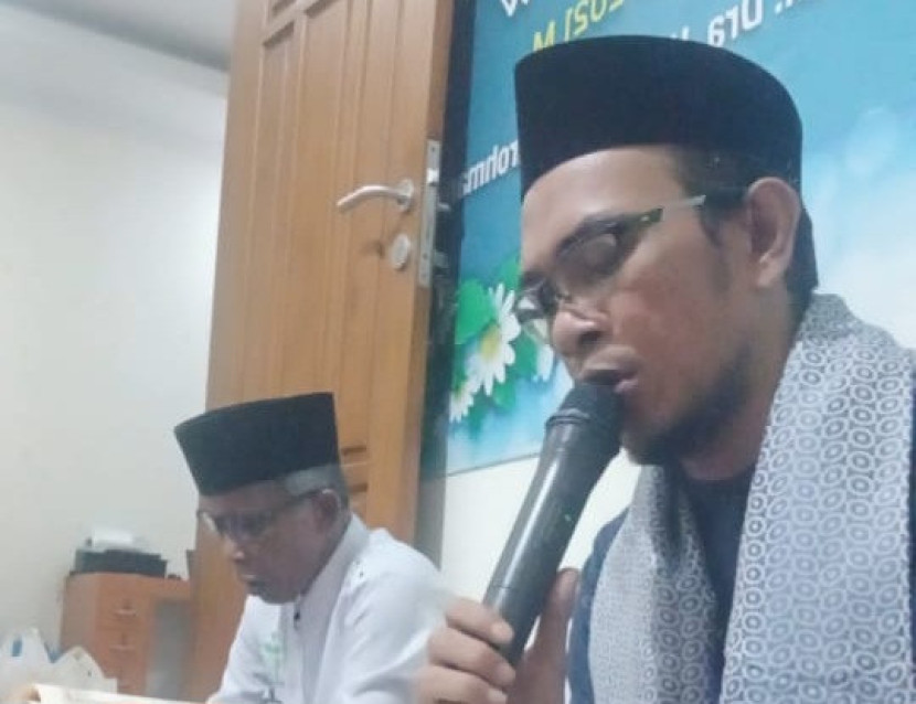 Ust. H. Syahruddin El Fikri 