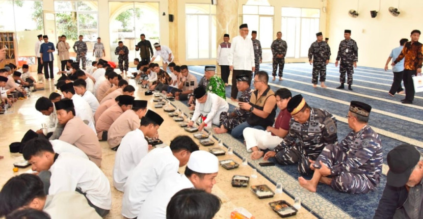 Koarmada RI memperingati Hari Dharma Samudera 2025 gelar baksos di Pesantren Al Fatah, Cileungsi, Bekasi, Sabtu (18/01/2025). (Foto: Dok RUZKA INDONESIA)