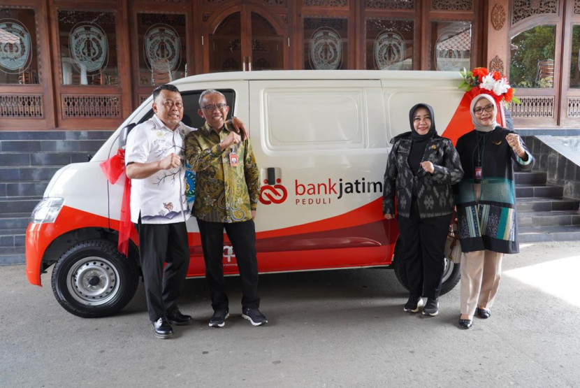 Bank Jatim salurkan mobil pelayanan pajak kr Pemkab Ponorogo