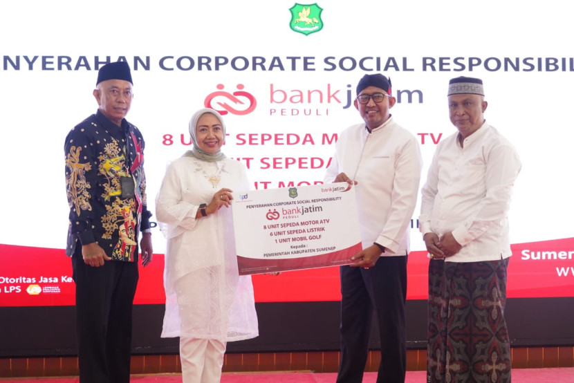 Bank Jatim serahkan bantuan CSR ke Pemkab Sumenep