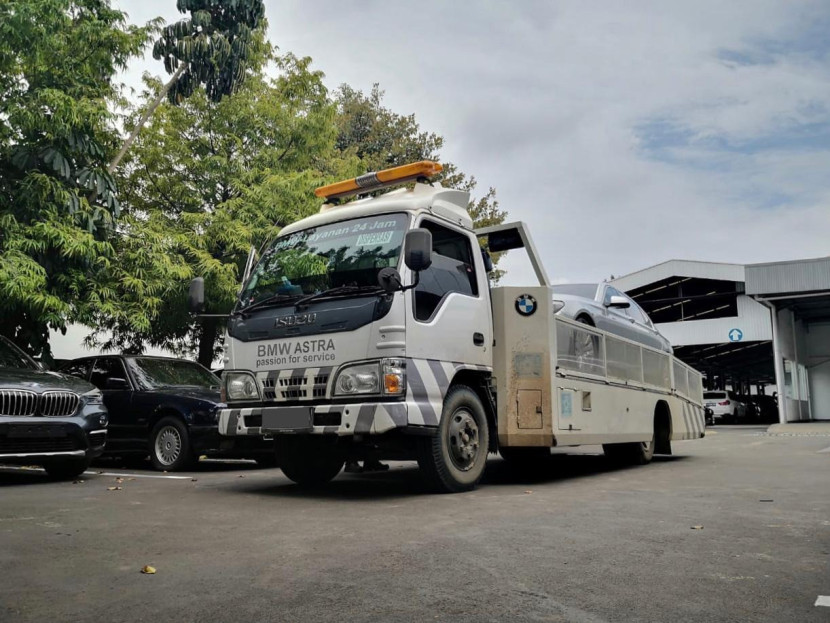 Armada Evakuasi Banjir BMW Astra (Doc. BMW Astra).