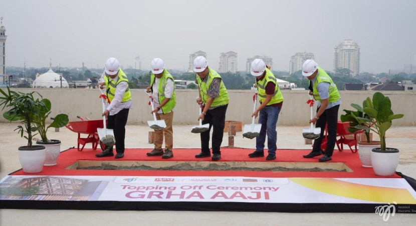 Asosiasi Asuransi Jiwa Indonesia (AAJI) mengadakan topping off Gedung Grha AAJI di Jakarta, Selasa (4/2/2025). (Foto: AAJI) 