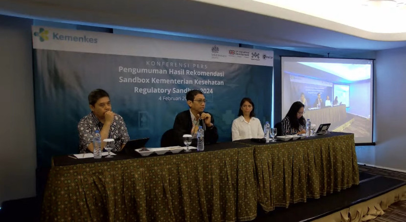 Staf Ahli Menteri Bidang Teknologi Kesehatan, Setiaji saat konferensi pers bersama  Kedutaan Inggris Jakarta.