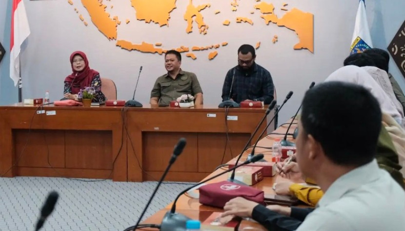 DP3AP2KB Kota Depok bersama Densus 88 Anti Teror mengadakan pertemuan untuk menguatkan sinergi dalam program Pendampingan Kepada Keluarga Mantan Napiter. (Foto: Dok RUZKA INDONESIA)