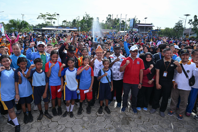 Peserta Senam Anak Indonesia Hebat yang memecahkan Rekor Museum Rekor Dunia Indonesia (MURI). di Universitas Pendidikan Muhammadiyah (UNIMUDA), Sorong, Papua, Sabtu (08/02/2025). Foto : dok kampusiana