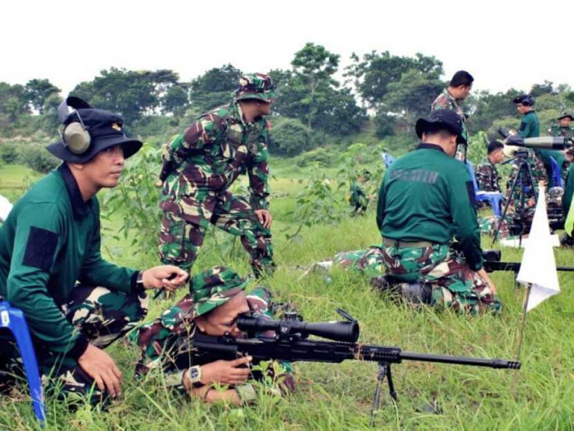 Kursus Kualifikasi Kepelatihan Sniper dan AKM. Foto: TNI AL