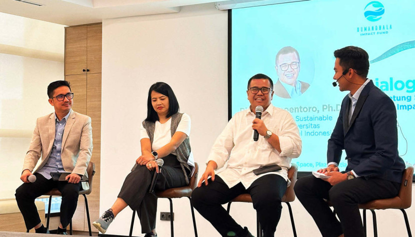 Dialog PERSpektif ‘Mau Untung Sekaligus Selamatkan Bumi’ diikuti tokoh pro sustainability seperti Fikri Syaryadi, Praktisi Investasi Berdampak dan CEO Bumandhala Impact Fund, Dessi Yuliana, Praktisi Lingkungan dan CEO Carbon X, dan Rizky Wisnoentoro, Ketua Program Studi Sustainable Finance Universitas Islam Internasional Indonesia. (Foto: Dok RUZKA INDONESIA)