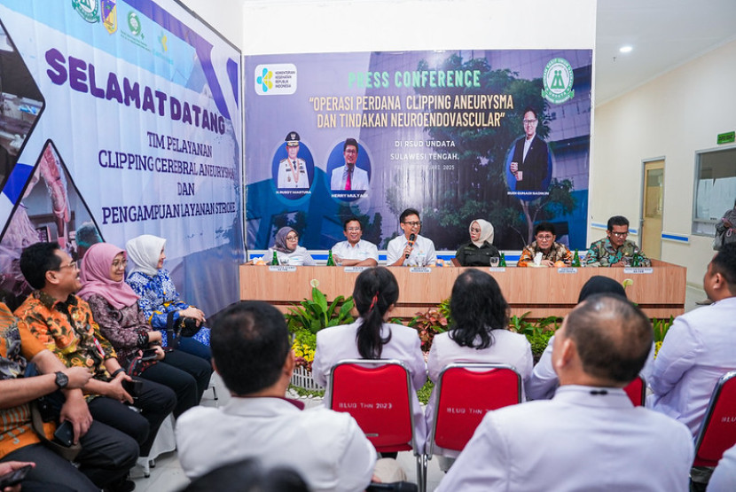 Menteri Kesehatan Budi Gunadi Sadikin saat memberikan sambutan press conference di RSUD Undata Palu, Prov. Sulawesi Tengah