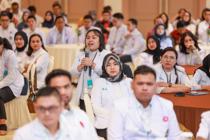 Peserta didik Program Pendidikan Dokter Spesialis (PPDS). 