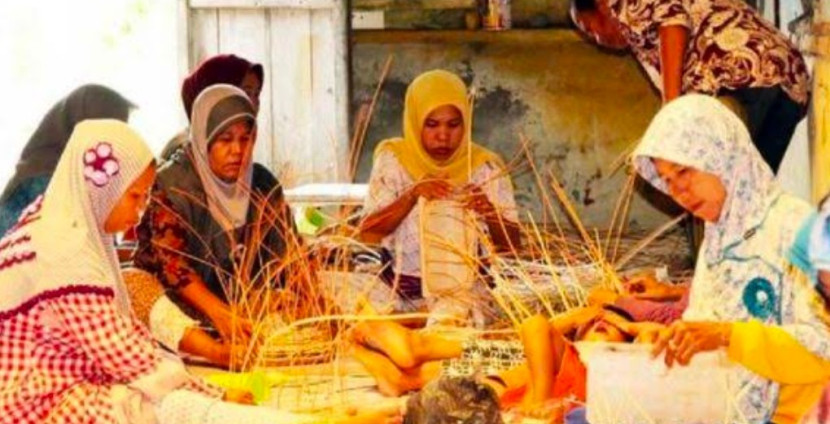 Perempuan di Depok diberi pembinaan bantu perempuan mandiri secara ekonomi. (Foto: Dok RUZKA INDONESIA)