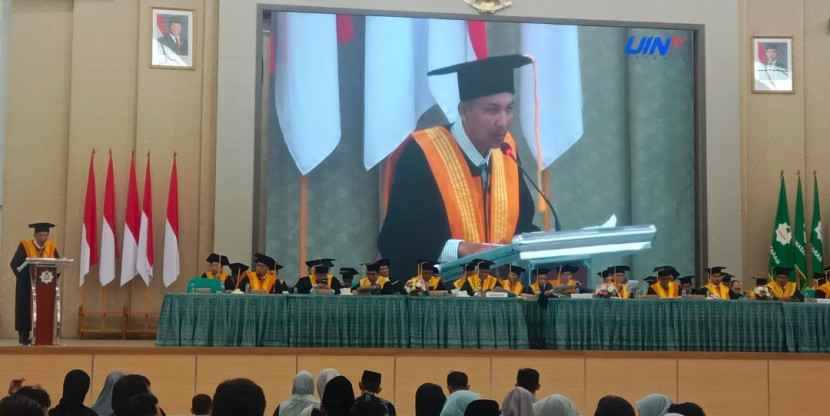 Pidato Prof. Dr. Gazali, S.H., M.H., yang dikukuhkan sebagai Guru Besar Hukum Administrasi Negara UIN Mataram, NTB. (Foto: Dok RUZKA INDONESIA)