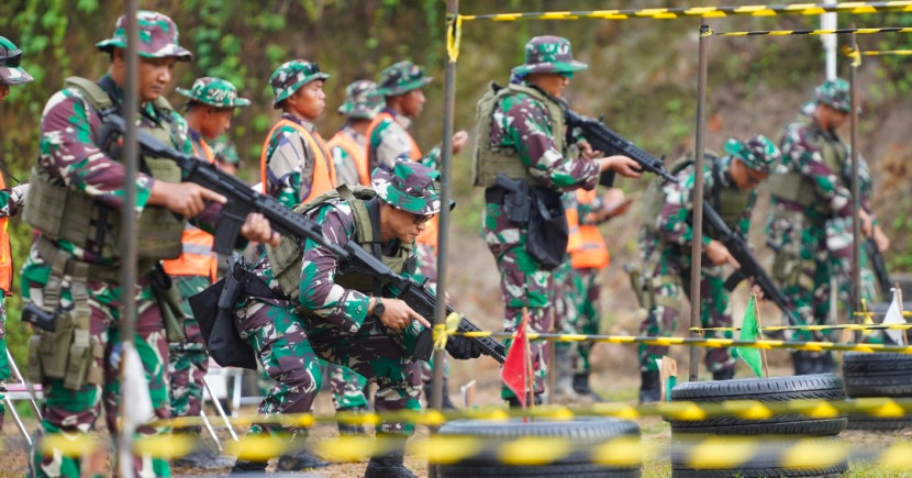 Apel Komandan Satuan (Apel Dansat) yang digelar di Resimen Latihan dan Pertempuran (Menlatpur) Kostrad, Sanggabuana, Karawang, Selasa (18/02/2025). (Foto: Dok  Dispenad)