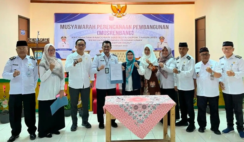 Aparatur Kecamatan Panmas Depok usai menggelar Musrembang 2026. (Foto: Dok Diskominfo Kota Depok)