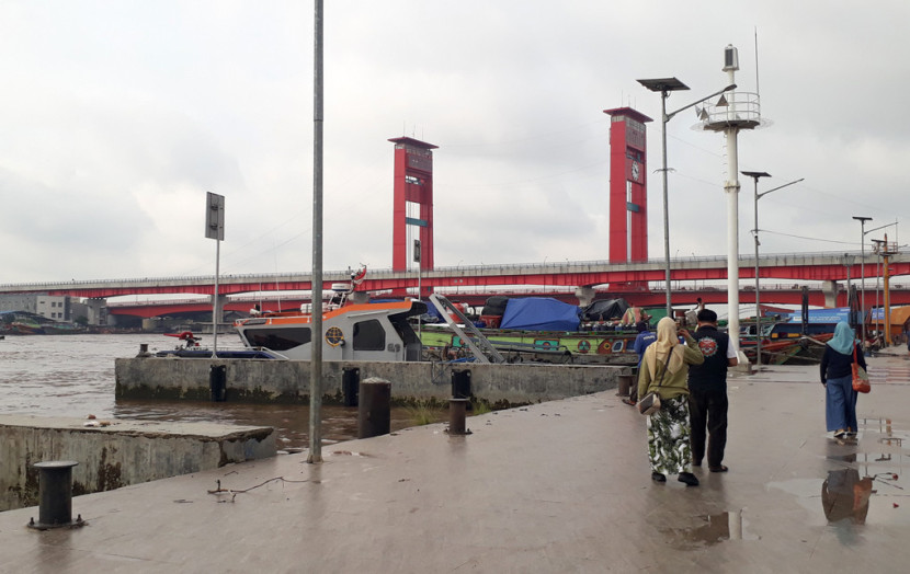 Jembatan Ampera yang direkomendasikan menjadi Cagar Budaya. (FOTO: Maspril Aries)