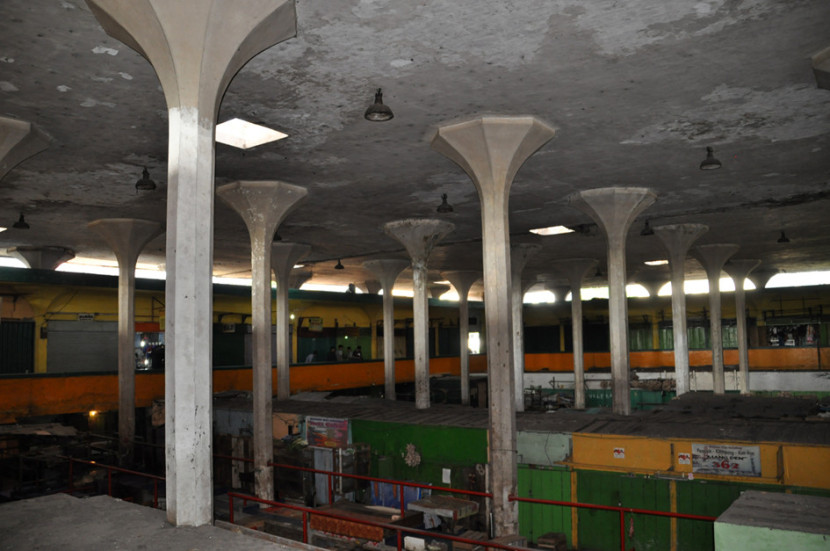 Cagar Budaya Pasar Cinde dengan desain arsitek Herman Thomas Karsten yang tinggal kenangan karena telah diruntuhkan. (FOTO: Maspril Aries)