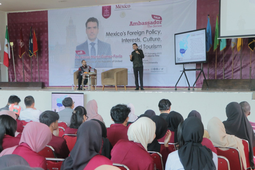 Program Ambassador Talk the Series menghadirkan Kuasa Usaha Ad Interim Meksiko di Indonesia, HE Alonso Martín Gómez Favila di Universitas Nusa Putra, Sukabumi, Jumat (21/2/2025)