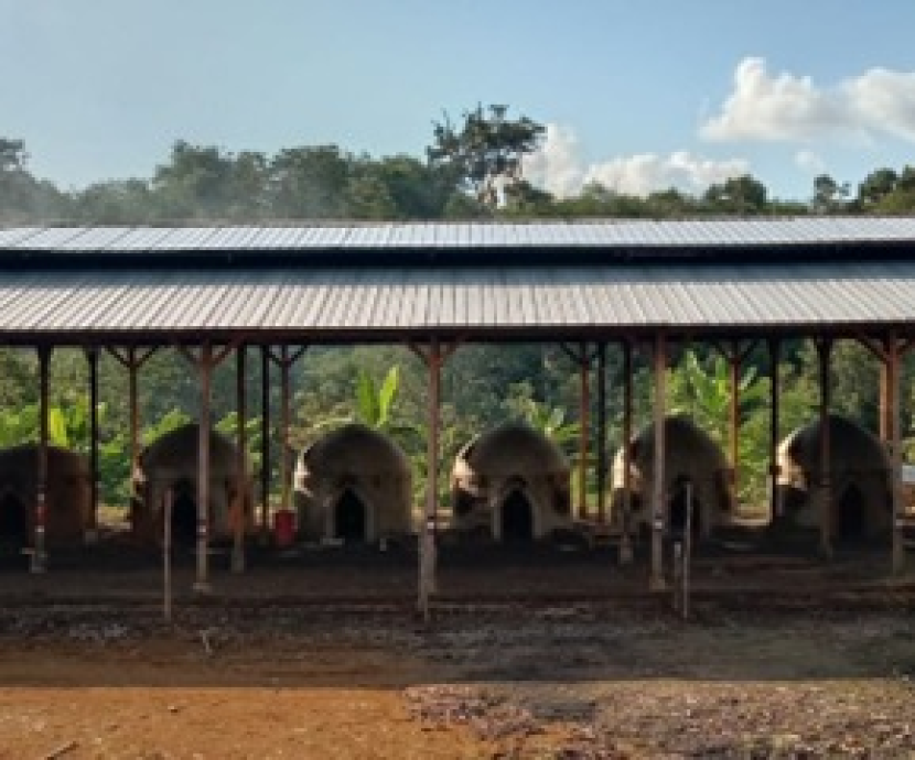 Tanur pembuat arang. (FOTO: Dok. Ismantri)