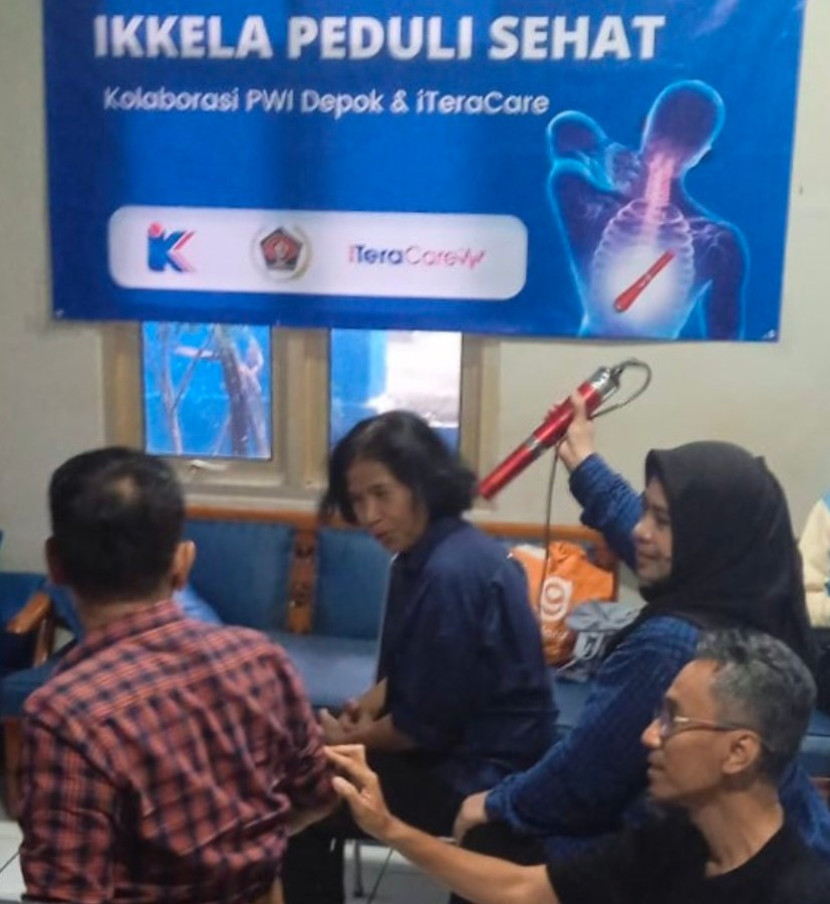 IkkeLA Peduli Sehat dengan wartawan PWI Kota Depok. (Foto: Dok RUZKA INDONESIA) 