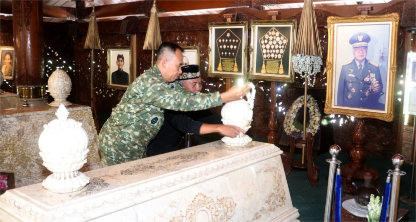 Makam Pangkostrad pertama Jenderal Besar Soeharto. Sumber: Seputar Militer