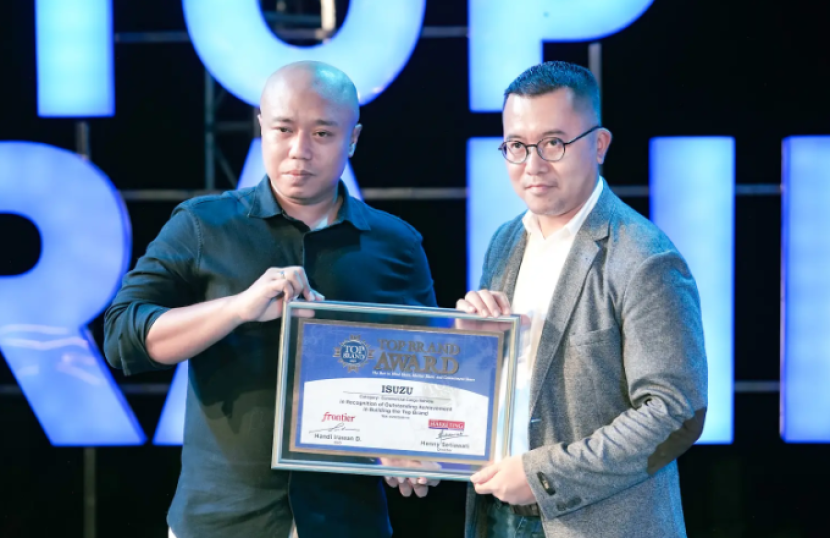 Isuzu Raih Top Brand Award                                             dok Isuzu