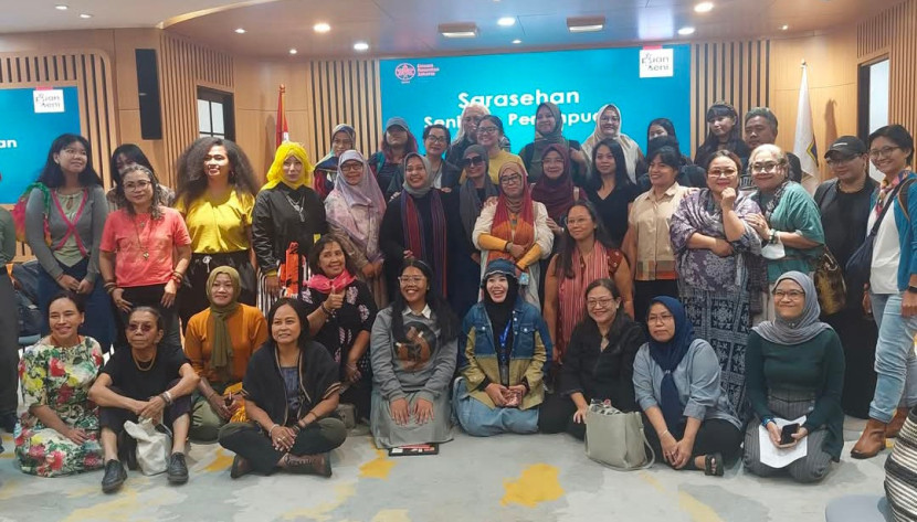 Sarasehan Seniman Perempuan yang digagas oleh Dewan Kesenian Jakarta (DKJ) berlangsung di Aula Pusat Dokumentasi HB Jassin, Taman Ismail Marzuki, Jakarta, Selasa (04/03/2025). (Foto: Dok Fanny J Poyk) 