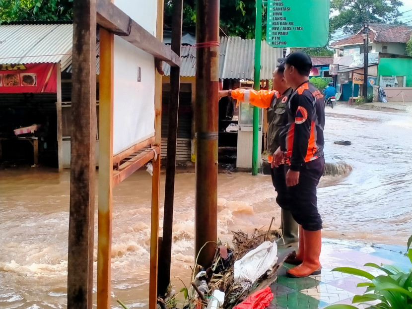 Suasana banjir di Palabuhanratu, Kabupaten Sukabumi.dok BPBD Kabupaten Sukabumi