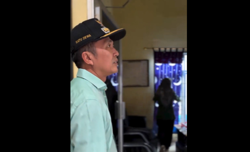 Wali Kota Ratu Dewa periksa ruang kerja kantor lurah. (FOTO: Tangkapan Layar IG @ratudewa)