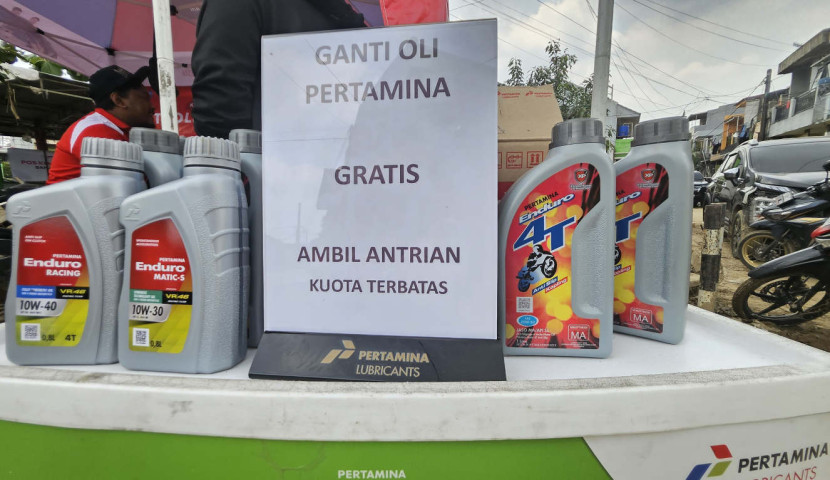 Program ganti oli gratis yang digelar Pertamina Patra Niaga selama tiga hari ini diharapkan mampu meringankan masyarakat di Jabodetabek yang terdampak banjir. (Foto: Dok RUZKA INDONESIA)