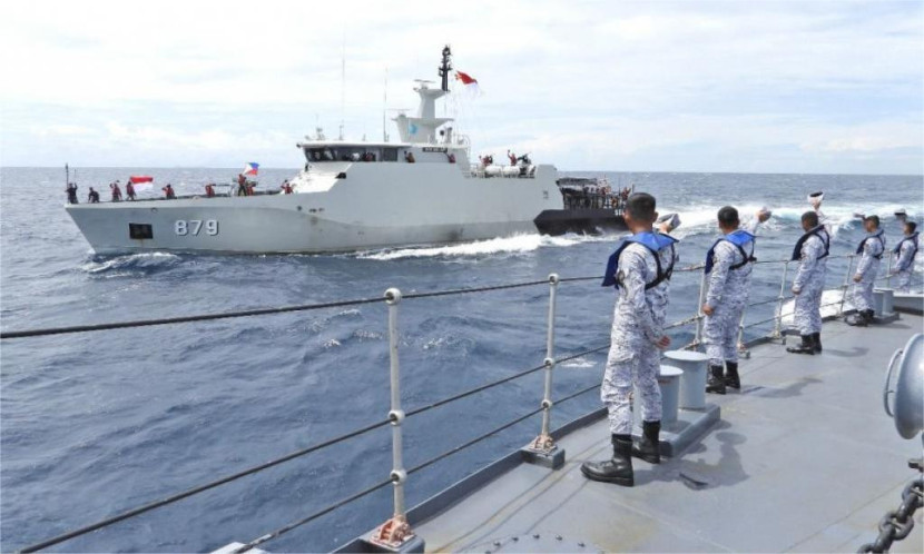 KRI Selar-879 di perbatasan perairan Indonesia-Filipina. Sumber:Seputar Militer