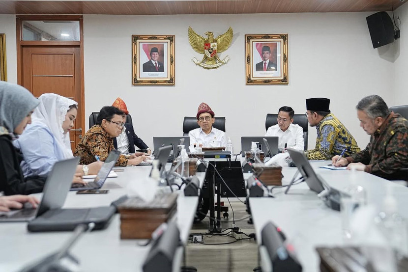 Menteri Kebudayaan Fadli Zon bersama Wali Kota Palembang Ratu Dewa membahas nasib cagar budaya di Palembang. (FOTO: IG @fadlizon)