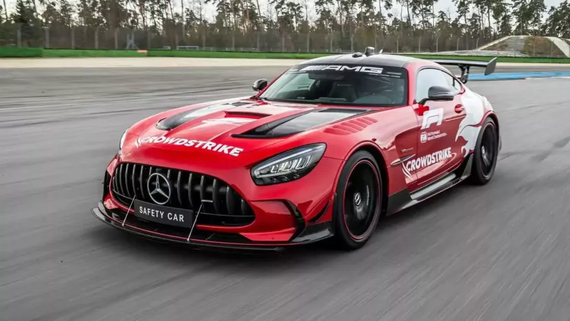 Mercedes-AMG GT Black Series yang menjadi Safety Car di F1 dan dikemudikan oleh Bernd Mayländer. Dok. Motor1.com