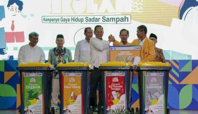 Kegiatan Asta Aksi Peduli Sampah Nasional di Lingkungan Sekolah dan Kampus di Universitas Lambung Mangkurat (ULM), Banjarbaru, Kalimantan Selatan (Kalsel). (Foto:  Kemdiktisaintek) 