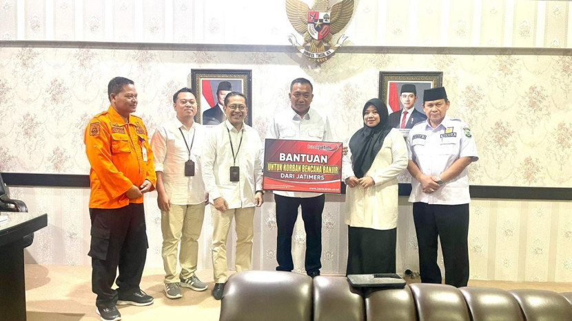 Bank Jatim serahkan bantuan melalui Pemkab Situbondo