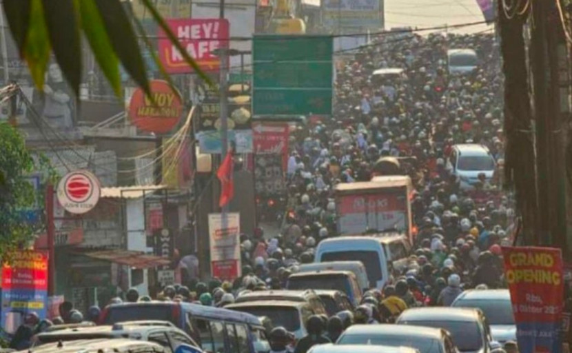 Beginilah penampakan kemacetan 'brutal' di Jalan Raya Sawangan, Kota Depok. (Foto: Dok RUZKA INDONESIA) 