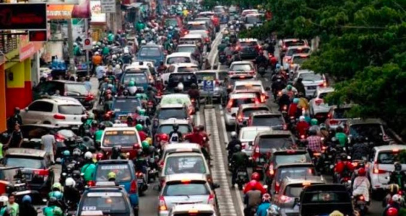 Kemacetan di Jalan Margonda Raya. Jalan tembus ke Kukusan menjadi solusi atasi kemacetan. (Foto: Dok RUZKA INDONESIA) 