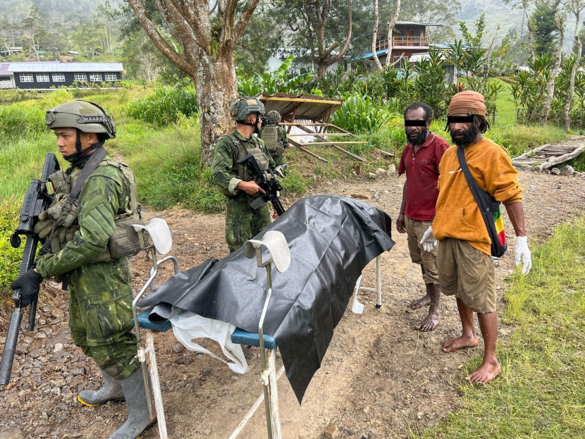 TNI berhasil mengevakuasi guru dan nakes korban OPM dari Yahukimo ke Jayapura. Sumber: Seputar Militer