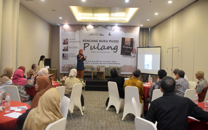 Acara bincang buku puisi "Pulang". (FOTO: Dok. Aina RA)