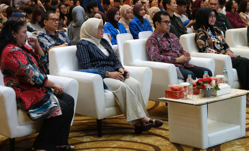 Wakil Menteri Komunikasi dan Digital (Wamen Komdigi) Nezar Patria hadir dan bicara tentang perkembangan digital di dalam negeri pada Kuliah Umum di Universitas Esa Unggul Jakarta, Kamis (17/04/2025). (Foto: Dok RUZKA INDONESIA)