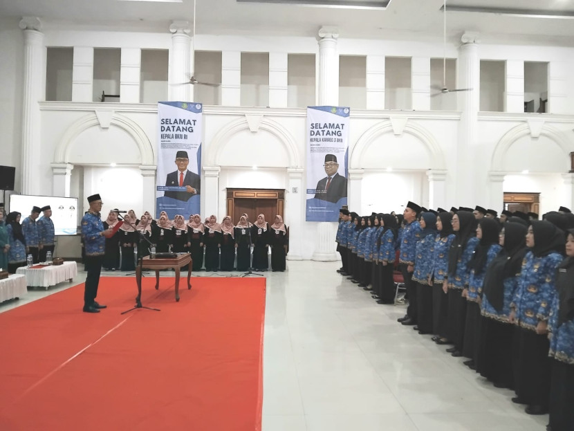 Proses pelantikan 109 PPPK di Lingkup Pemkot Sukabumi di Gedung Juang 45 Kota Sukabumi, Senin (21/4/2025).