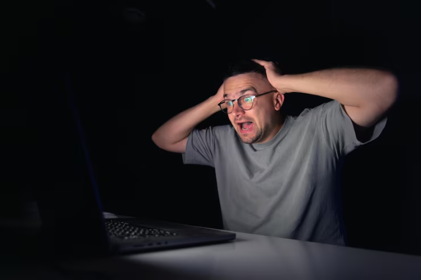 Alert fatigue, dan cyber fatigue lainnya, jadi ancaman besar dunia pelayaran. Sumber: Freepik